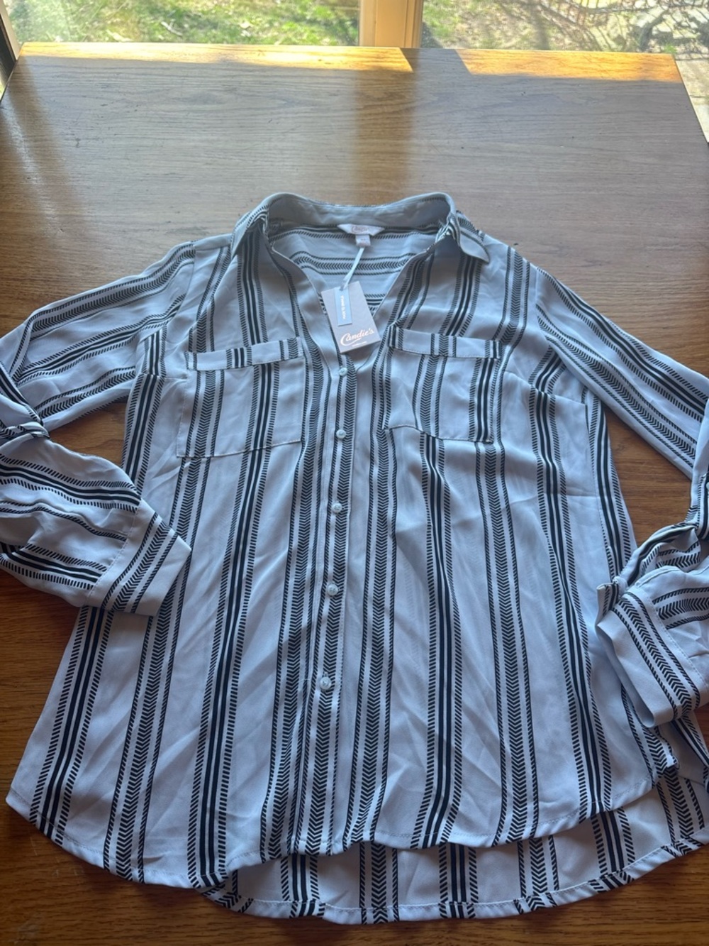 NWT Candies Dress Shirt Button Up Blouse Size XS Black & White